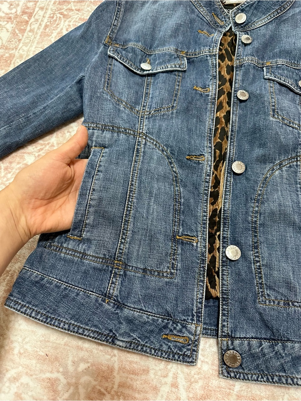Vintage Dolce & Gabbana Jean Jacket With 🐆  Leopard Lining - Sz 40 - Picture 9 of 16